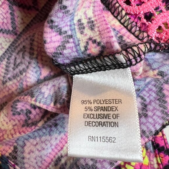 D-signed Geometric Tank - Picture 8 of 12